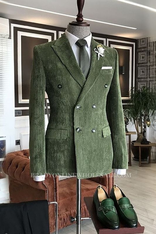 Wonderful Dark Green Peaked Lapel Double Breasted Prom Suits