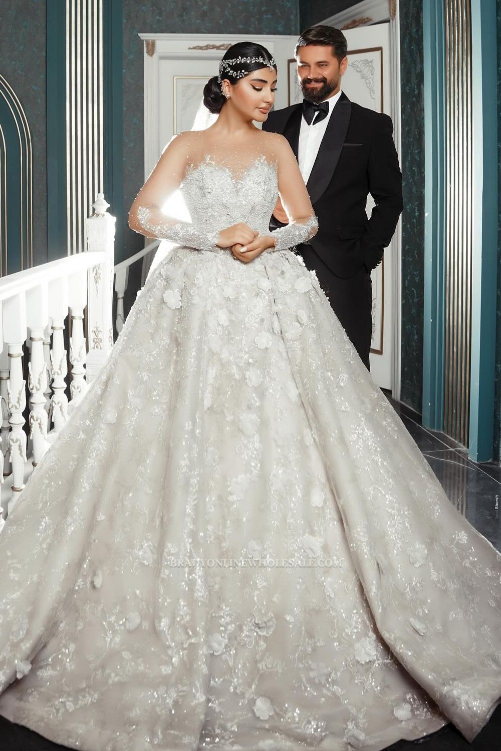 Luxurious Wedding Dresses Princess Lace Cream Wedding Dresses Online