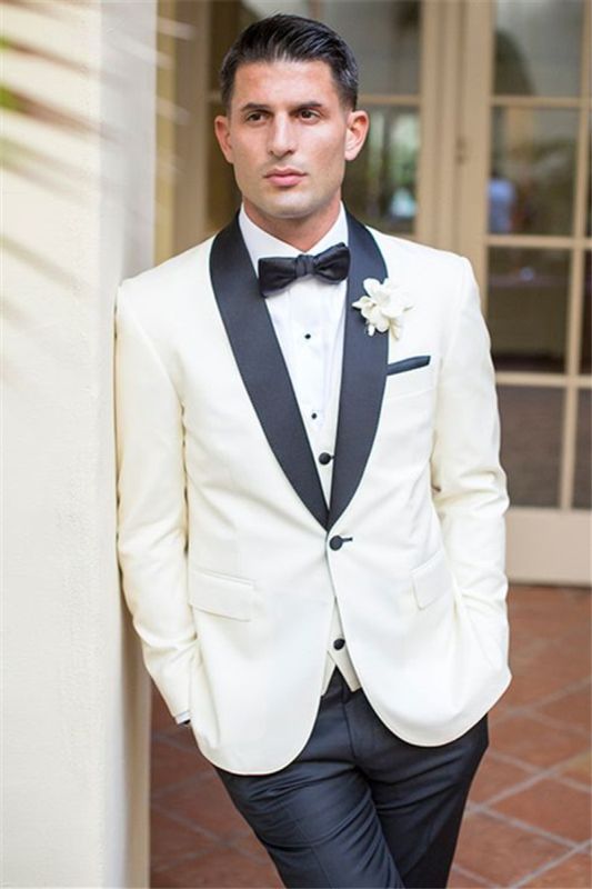 Designing White Groomsmen Suit | Custom Three Piece Wedding Tuxedo