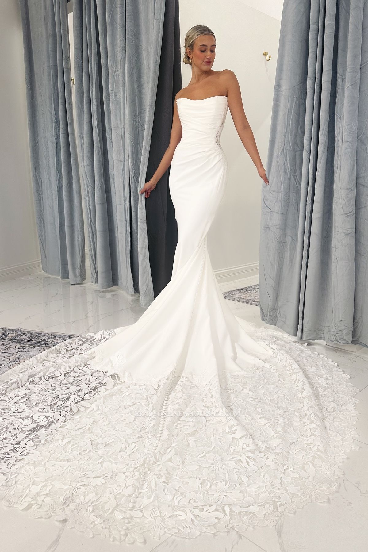 Strapless Satin Appliques Lace Mermaid Wedding Dresses with Train