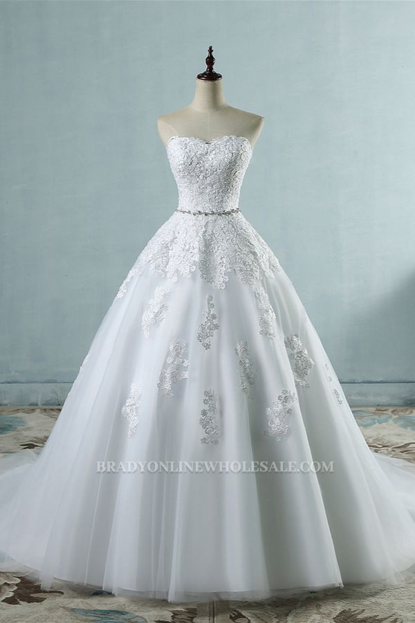 Bradyonlinewholesale Sexy Strapless Sweetheart Tulle Wedding Dress Sleeveless Appliques Bridal Gowns with Beadings Sash