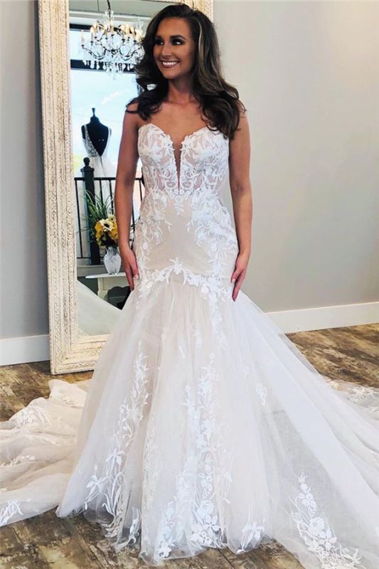 Affordable V-neck Sleeveless White Lace Bridal gowns with Train