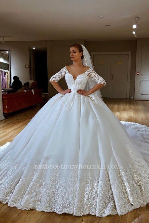 V-neck Lace Short Sleeve Ball Gown Wedding Dresses | Appliques Bridal Gowns With Court Train