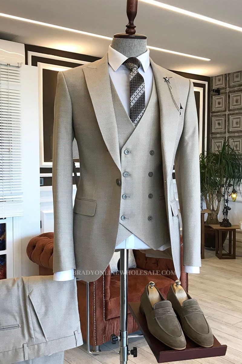 Luther popular light khaki pointed lapel 2 flaps custom business suit