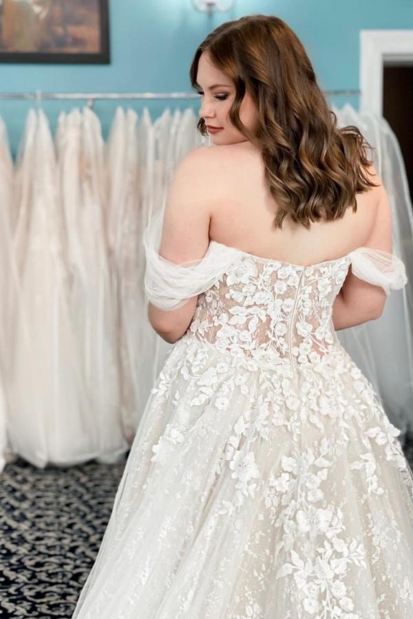 Vintage Off Shoulder Sleeveless A Line Lace Wedding Gowns