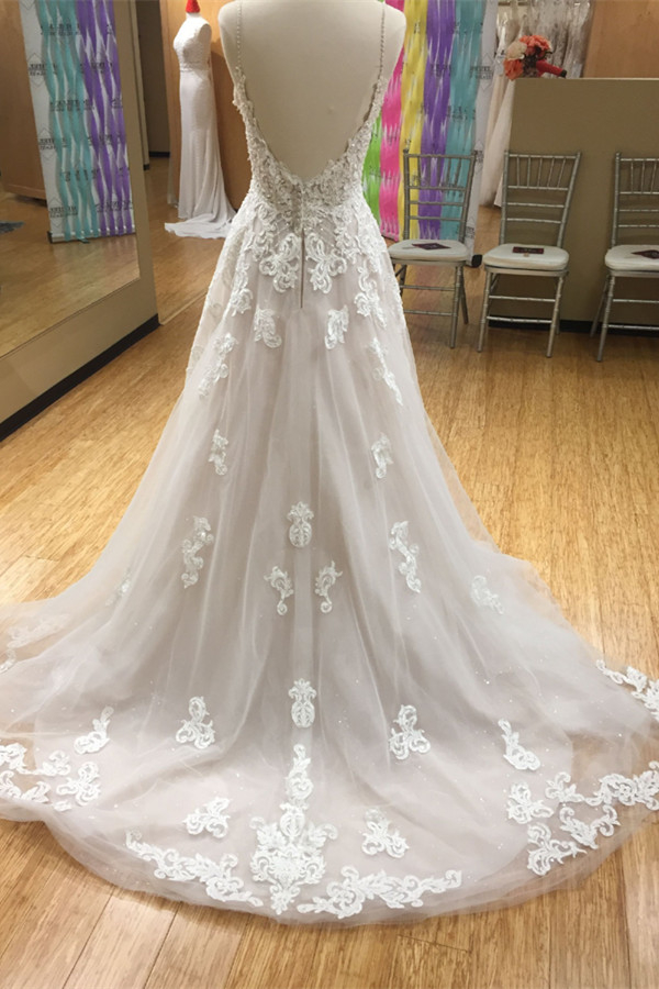 Chic Spaghetti Strap V-Neck Tulle Wedding Dress with Sleeveless Appliques and Beadings