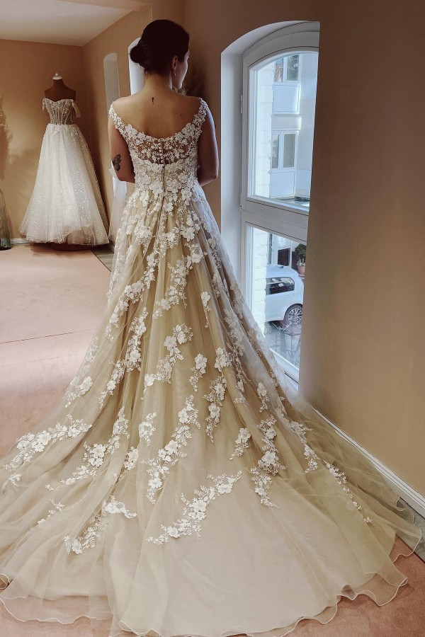 Vintage lace wedding dresses | A line wedding dresses cheap