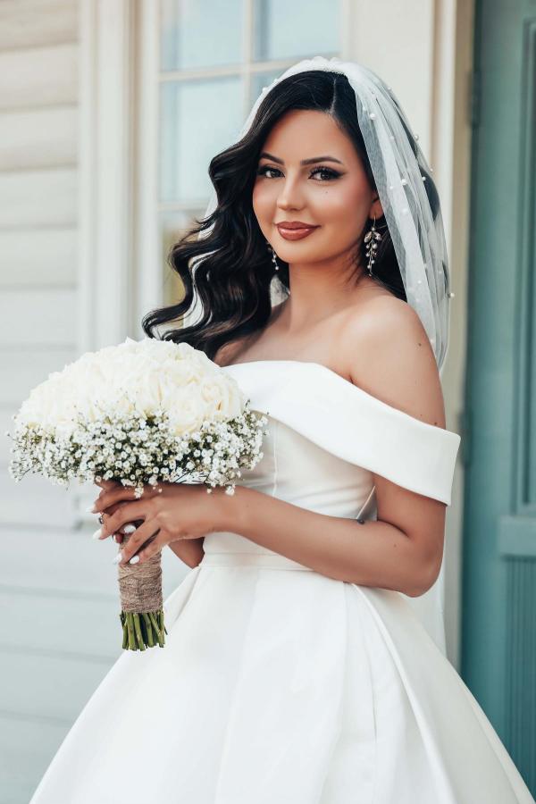 Gorgeous Off the shoulder white ball gown princess wedding dress