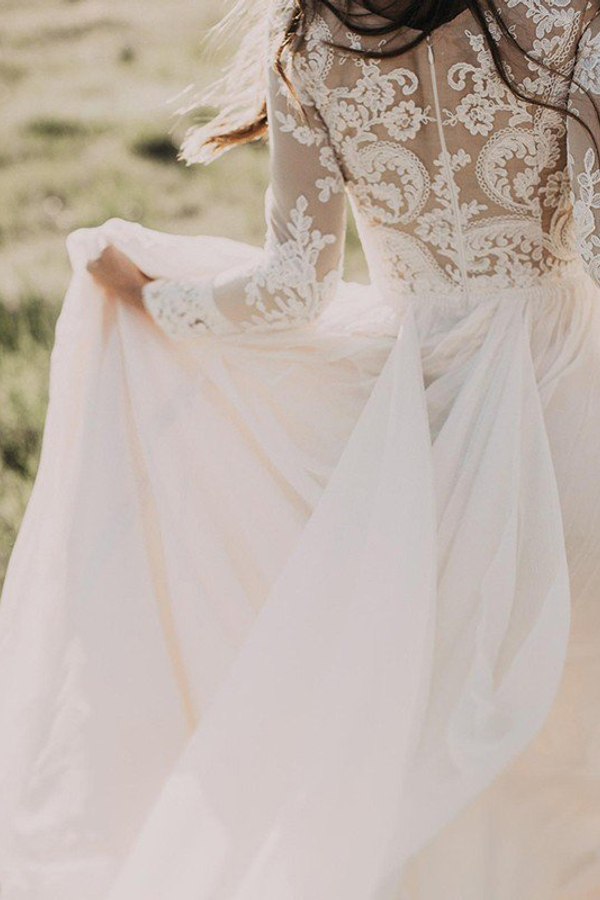 Long Sleeve Floor-Length Applique Tulle A-Line Scoop Wedding Dress