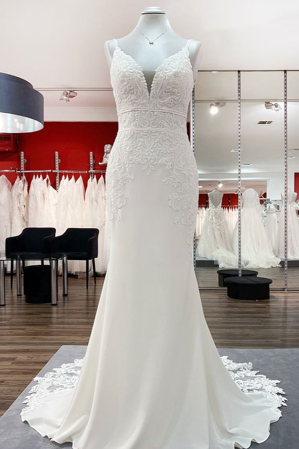 Romantic V-Neck Mermaid Bridal Dress with Sleeveless Soft Lace Design