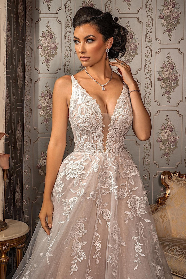 Beautiful A-Line Lace Wedding Dress