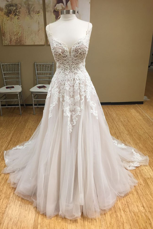 Chic Spaghetti Strap V-Neck Tulle Wedding Dress with Sleeveless Appliques and Beadings