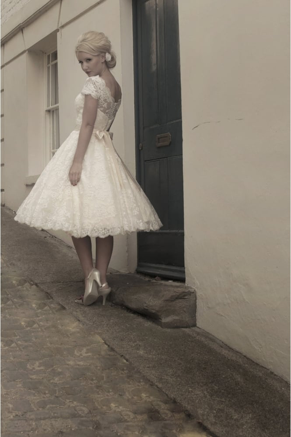 Elegant Short Sleeve Tulle Lace Appliques Mini Dress