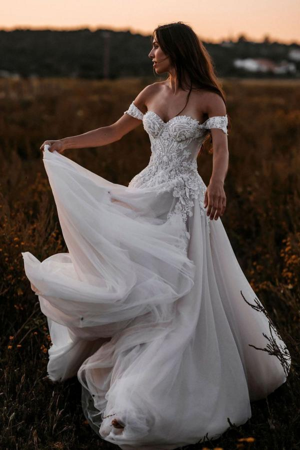 Off-Shoulder Sweetheart Floral Lace Tulle Wedding Dress
