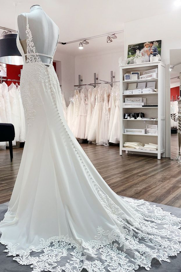 Romantic V-Neck Mermaid Bridal Dress with Sleeveless Soft Lace Design