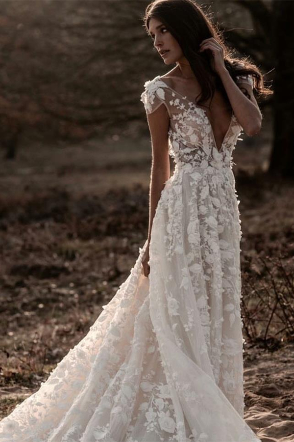 Romantic Ivory Lace Floor-Length A-Line Puffy Princess Dress