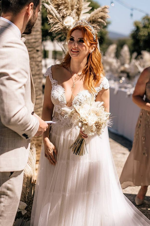 Fashionable A-Line Lace V-Neck Long Wedding Dress