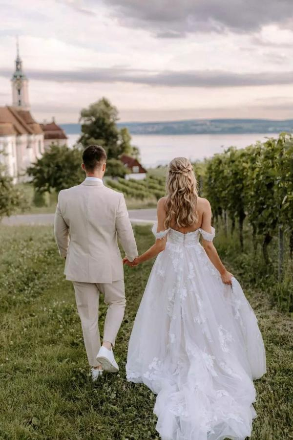 Elegant Off-Shoulder Tulle Floral Lace Wedding Dress