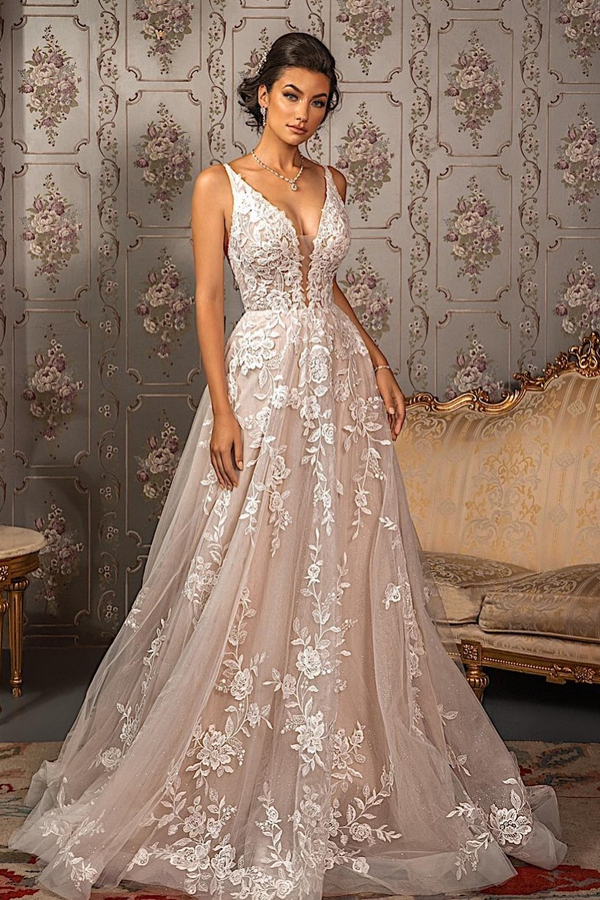 Beautiful A-Line Lace Wedding Dress