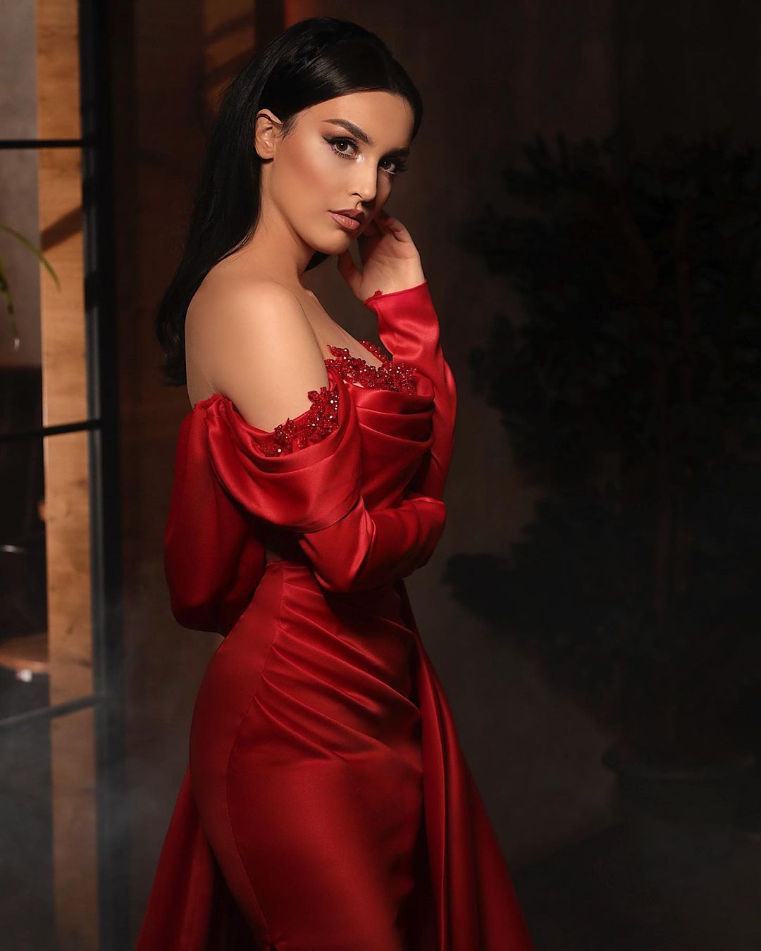 Burgundy Off-the-Shoulder Long Sleeve Mermaid Prom Dress