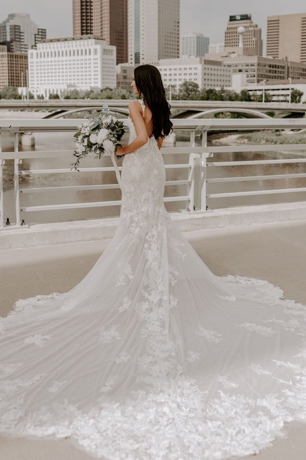 V-Neck Backless Mermaid Wedding Dress with Tulle Lace Appliques and Long Train