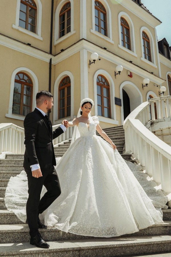 Spaghetti Strap Glitter Floral Lace Floor-Length Wedding Dress