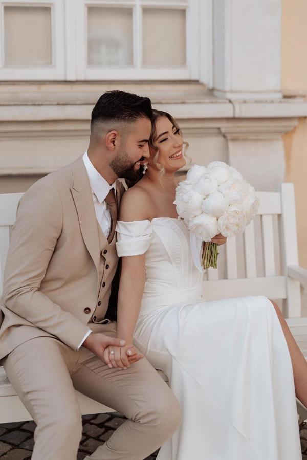 Off the shoulder white mermaid split Wedding Dress