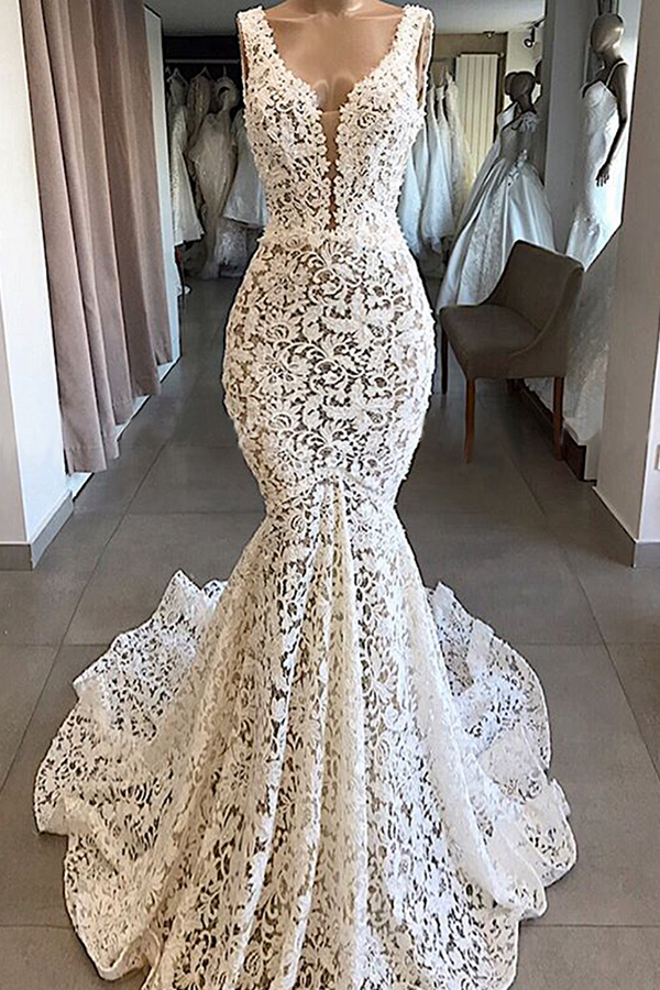 Luxury Plunging V-Neck Mermaid Lace Wedding Dress for Garden Wedding