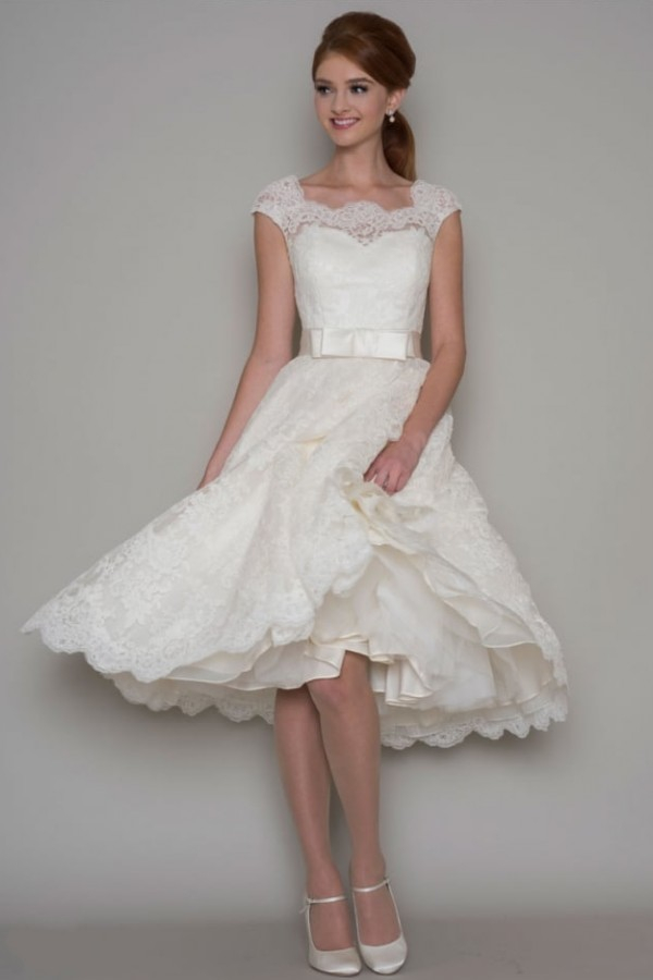 Cap Sleeve White Lace Appliques A-Line Short Dress
