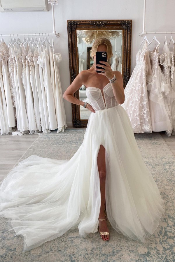Vintage Wedding Dresses with Sleeves | Wedding dresses A line