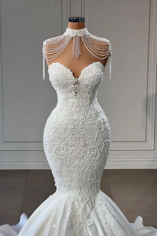 Luxurious Mermaid Floor-Length Lace Wedding Dress