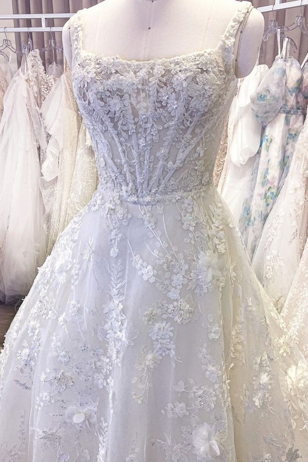 Sweetheart sleeveless lace wedding dress