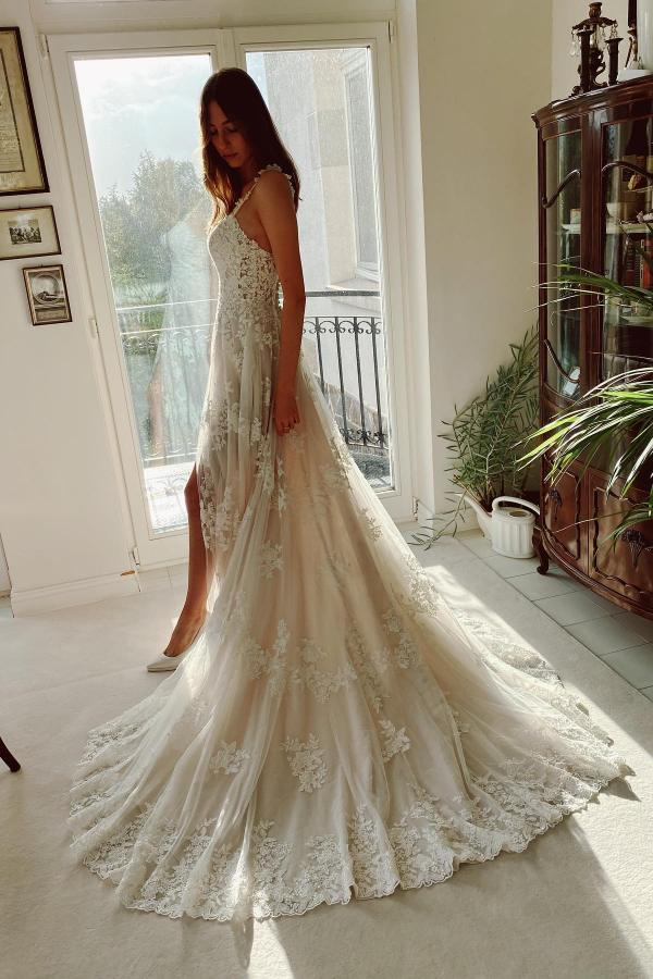 Elegant Sleeveless White Tulle Lace Wedding Dress