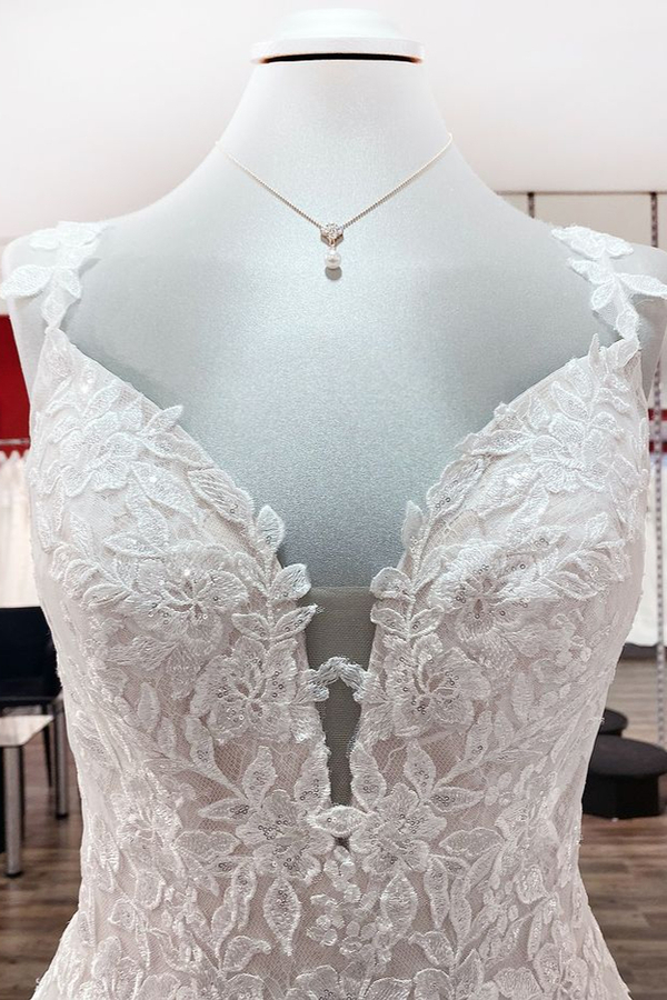 Romantic Deep V-Neck Tulle Floral Lace Sleeveless A-Line Wedding Dress