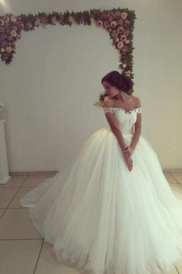 Beautiful Off-the-Shoulder Tulle Chapel Train Ball Gown Wedding Dresses_2