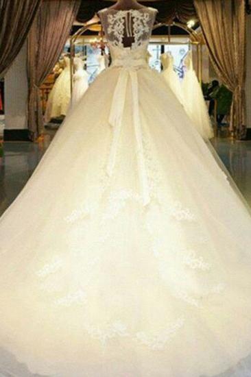 Sleeveless Ribbon Scoop Applique Tulle Ball Gown Cathedral Train Wedding Dresses_2