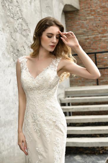 Stunning Sleeveless Fit-and-flare Lace Open Back Summer Beach Wedding Dress_4