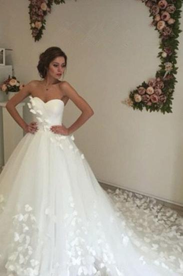 Glamorous 3D-Floral Appliques Wedding Dresses Sweetheart Neck Chapel Train Bridal Gowns_4