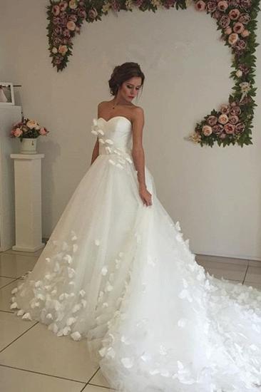 Glamorous 3D-Floral Appliques Wedding Dresses Sweetheart Neck Chapel Train Bridal Gowns_3