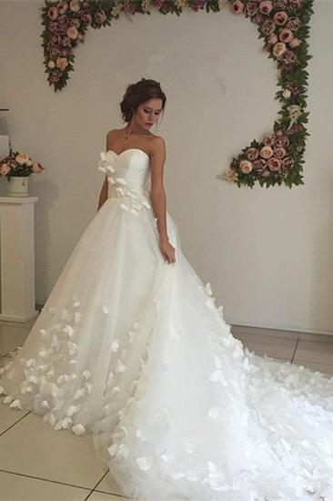 Glamorous 3D-Floral Appliques Wedding Dresses Sweetheart Neck Chapel Train Bridal Gowns_1