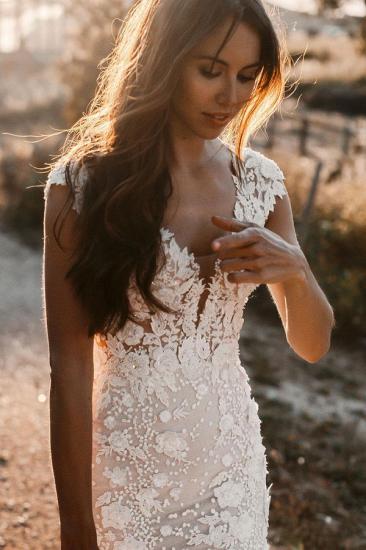 V-Neck Chic Floral Lace and Tulle Mermaid Wedding Dress_3